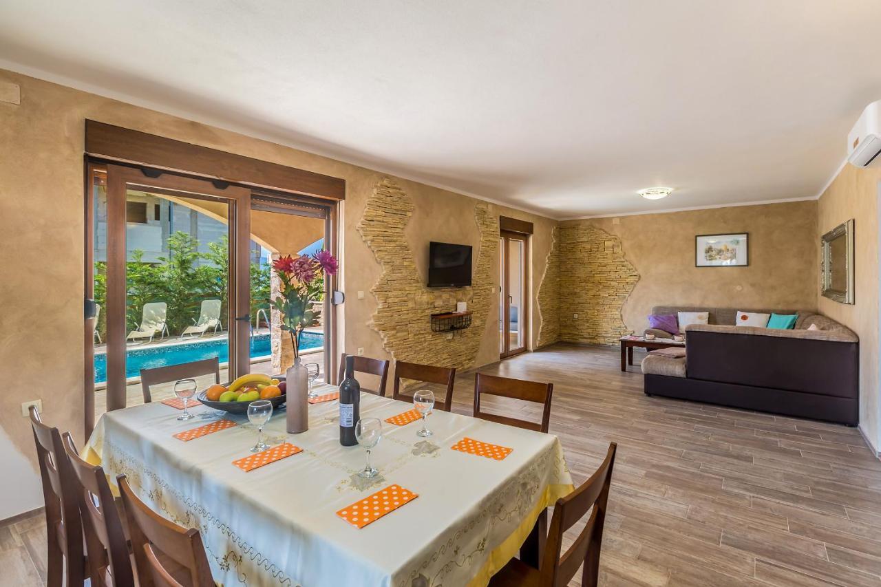 Villa Dijana East Linardići Екстериор снимка