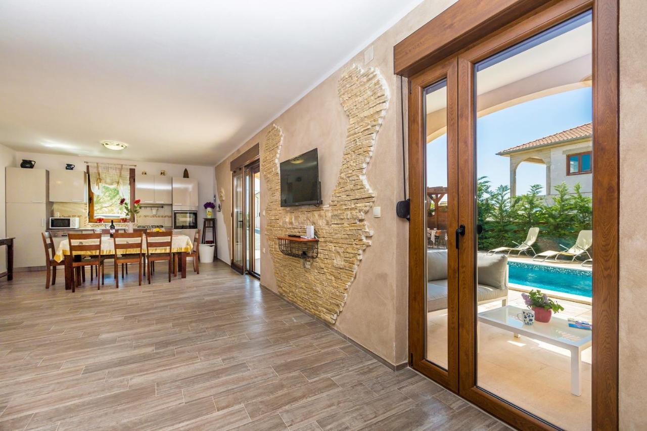 Villa Dijana East Linardići Екстериор снимка