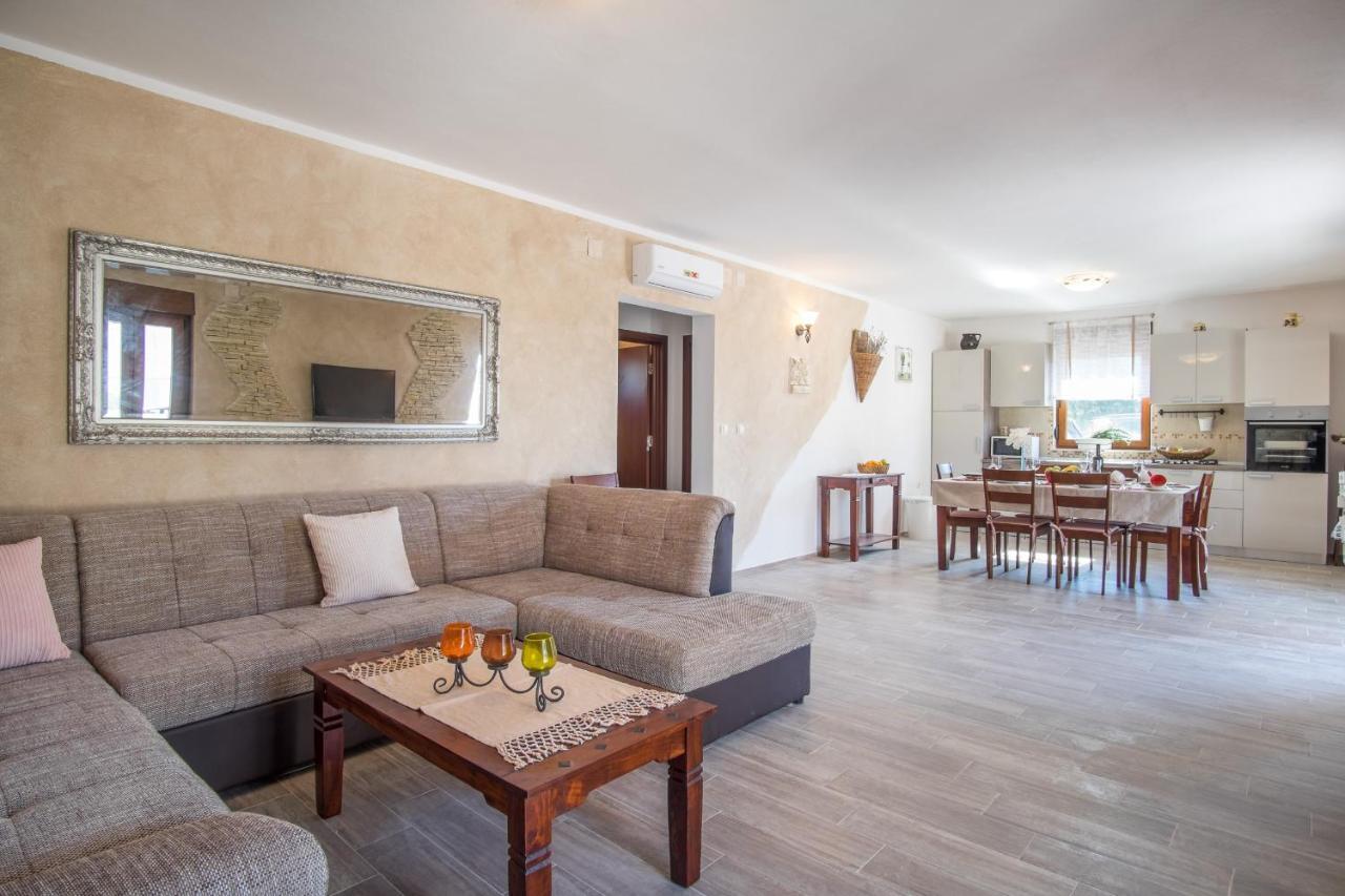 Villa Dijana East Linardići Екстериор снимка