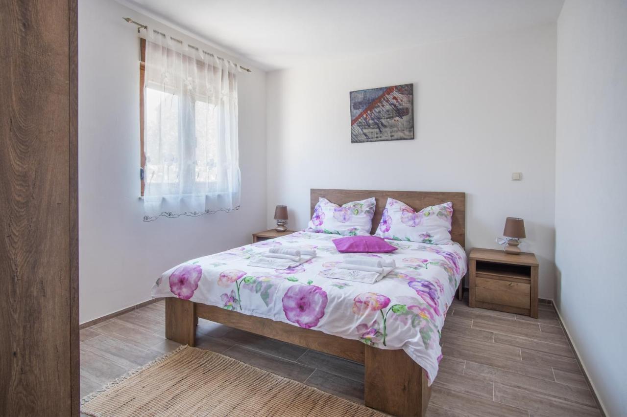 Villa Dijana East Linardići Екстериор снимка