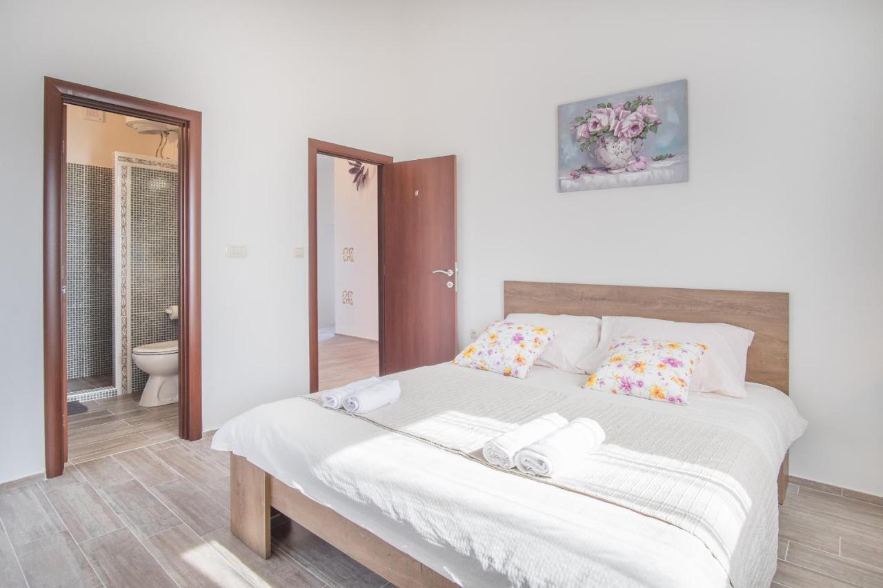 Villa Dijana East Linardići Екстериор снимка